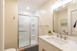 House, Multiple Beds, Patio, Mountain View (Peace of Mind at Hound Ears) | Bathroom | Designer toiletries, towels, toilet paper - Peace of Mind at Hound Ears (Boone)