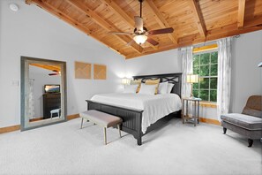 Cabin, Multiple Beds, Hot Tub, Mountain View (Vista View) | 3 bedrooms, individually decorated, individually furnished, bed sheets - Vista View (Sugar Grove)