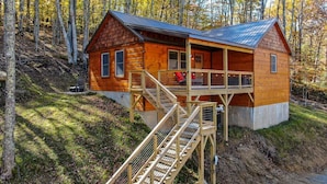 Exterior - Whiskey Rock (Banner Elk)