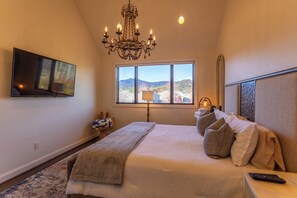 2 عدّة غرف نوم وبديكورات فريدة لكل غرفة وطراز فريد لكل وحدة