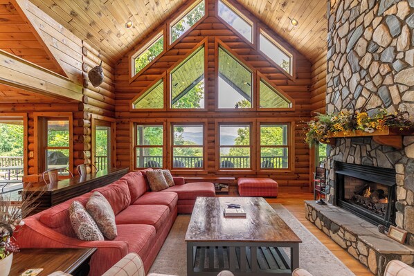Cabin, Multiple Beds, Hot Tub, Mountain View (Four Points) | Living area - Four Points (Vilas)