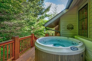 House, Multiple Beds, Hot Tub, Mountain View (Banner View) | Outdoor spa tub - Banner View (Banner Elk)