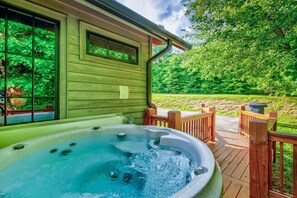 House, Multiple Beds, Hot Tub, Mountain View (Banner View) | Outdoor spa tub - Banner View (Banner Elk)