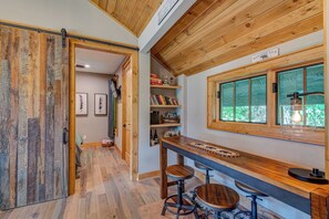 Interior - Banner View (Banner Elk)