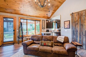 House, Multiple Beds, Hot Tub, Mountain View (Banner View) | Living area | Fireplace - Banner View (Banner Elk)