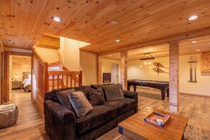 小屋, 多張床, 熱水浴缸, 山景 (Lazy Oaks Lodge ) | 住宿內部