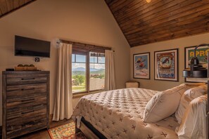 Cabin, Multiple Beds, Patio, Mountain View (Eagles Overlook at Eagles Nest) | 3 bedrooms, individually decorated, individually furnished, bed sheets - Eagles Overlook at Eagles Nest (Elk Park)