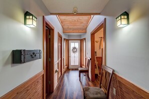 Interior - Hilltop Hideaway (Boone)