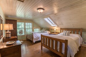 3 Schlafzimmer, individuell dekoriert, individuell eingerichtet