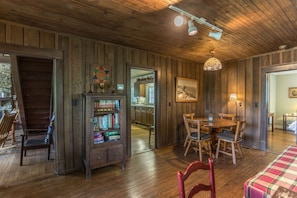 Dining - The Suddreth Cottage (Blowing Rock)