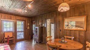 Unclassified image, 4 of 30, button - The Suddreth Cottage (Blowing Rock)