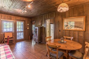 House, Multiple Beds, Patio, Mountain View (The Suddreth Cottage) | Dining - The Suddreth Cottage (Blowing Rock)