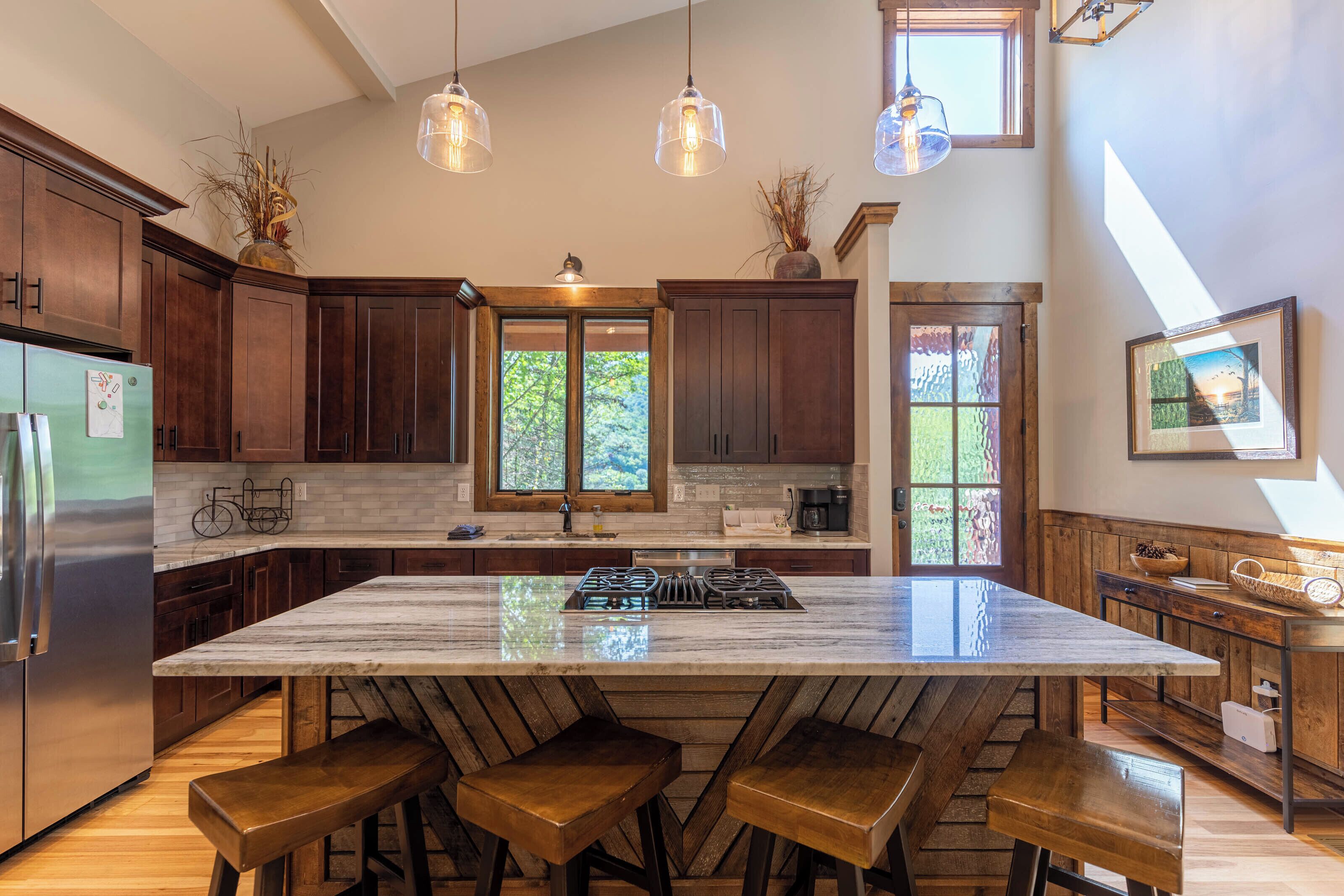 Kabin, Beberapa Tempat Tidur, patio, pemandangan gunung (Apres Chalet at Eagles Nest) | Dapur pribadi | Mesin pembuat kopi/teh