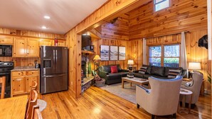 Living area - Riverbend Retreat (Todd)
