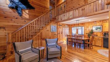 House, Multiple Beds, Hot Tub, Mountain View (Riverbend Retreat) | Interior