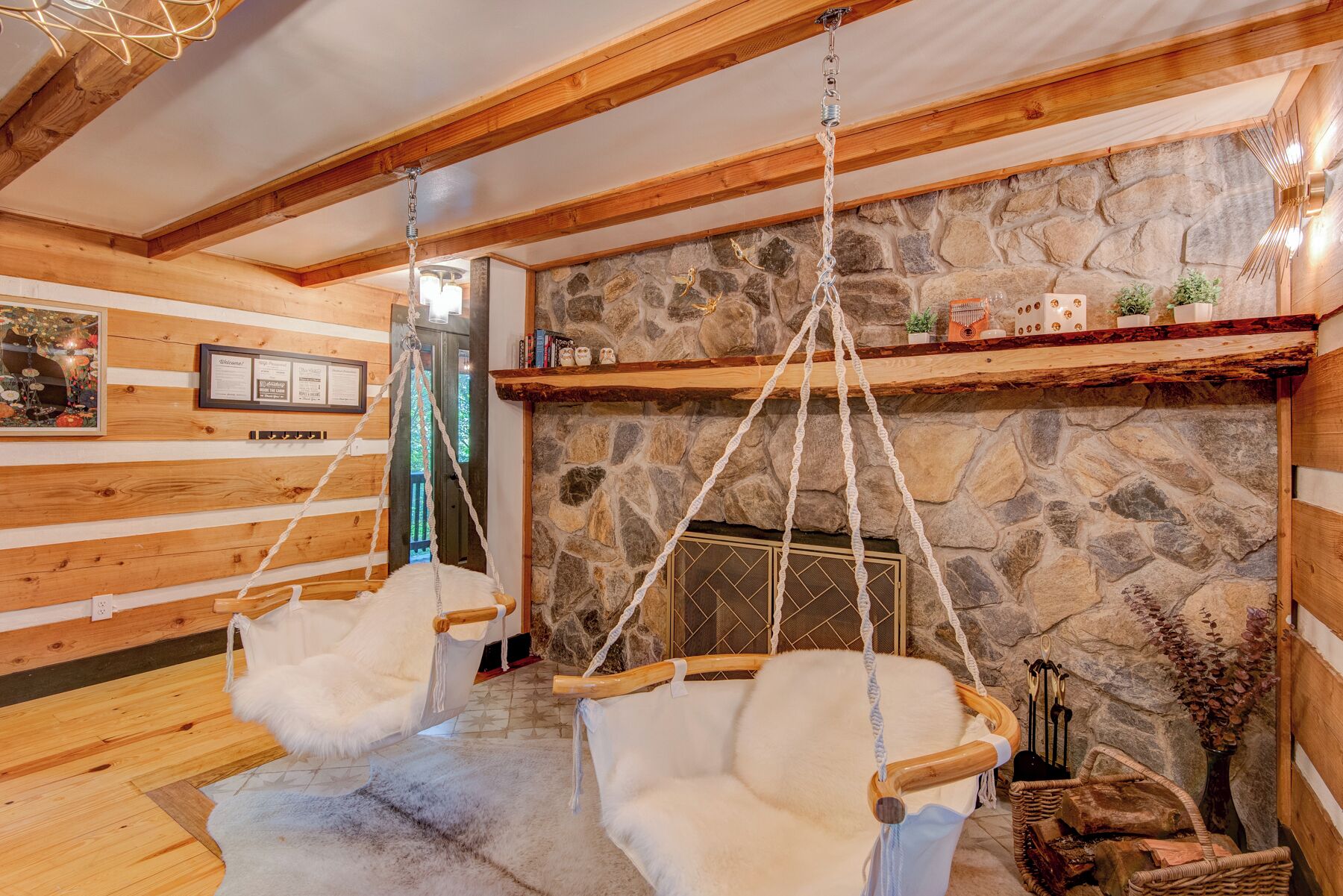 Rumah, 2 Tempat Tidur Queen, hot tub, pemandangan gunung (Woodland Creek Cabin) | Interior