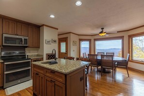 House, Multiple Beds, Hot Tub, Mountain View (Lookout Lodge) | Private kitchen - Lookout Lodge (Banner Elk)