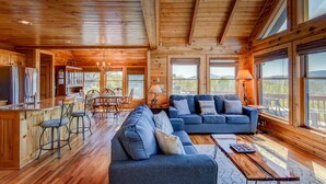 House, Multiple Beds, Patio, Mountain View (Black Bear Ridge) | Living area - Black Bear Ridge (Vilas)