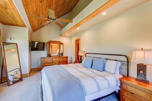 House, Multiple Beds, Patio, Mountain View (Black Bear Ridge) | 3 bedrooms, individually decorated, individually furnished, bed sheets - Black Bear Ridge (Vilas)