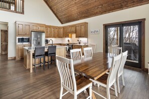House, Multiple Beds, Hot Tub, Mountain View (A Moment's Peace) | Dining - A Moment's Peace (Banner Elk)