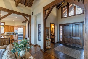 Hus - flera sängar - tillgång till pool - utsikt mot bergen (Banner Crest) | Interiör