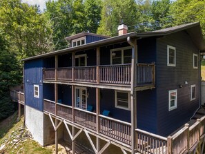 Exterior - Day Dreamin' (Boone)