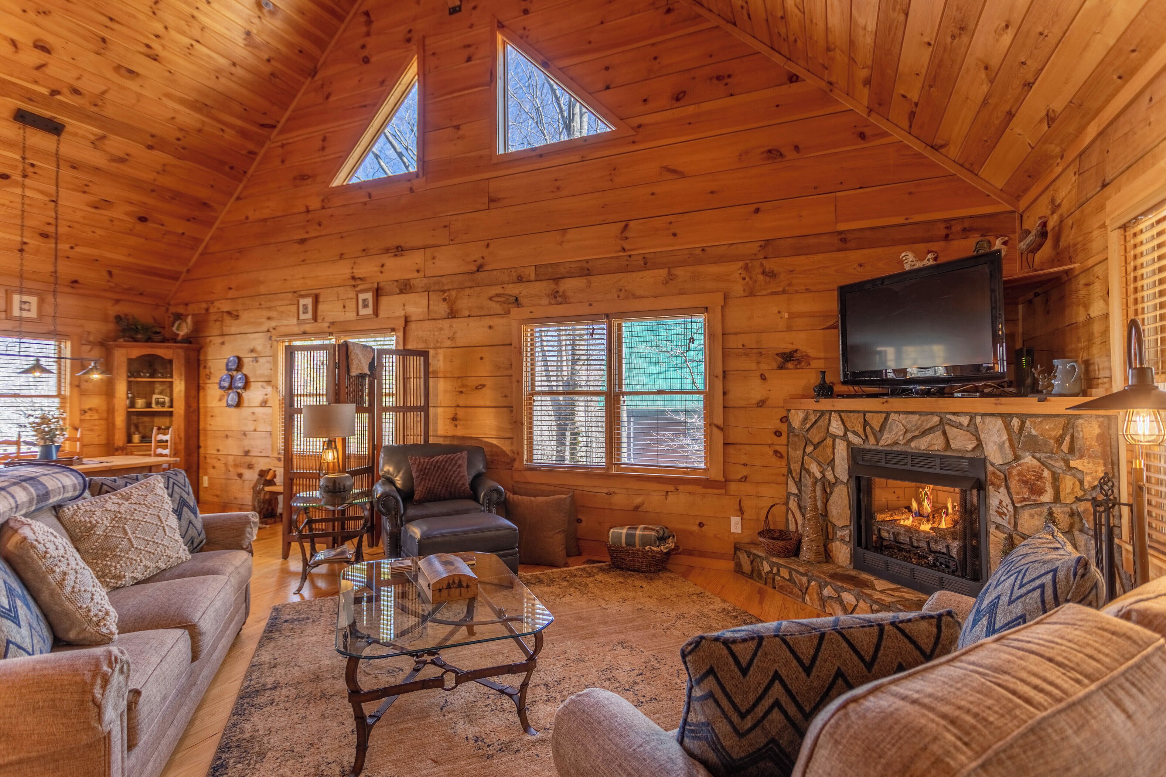 Cabin, nhiều giường, sân hiên, quang cảnh núi (Timber Lodge) | Khu phòng khách