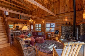 Living area - Van Beek's Peak (Banner Elk)