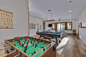 Game room - Blue Ridge View at Eagles Nest (Banner Elk)