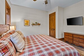 House, Multiple Beds, Hot Tub, Mountain View (Blue Ridge View at Eagles Nest) | 4 bedrooms, individually decorated, individually furnished, bed sheets - Blue Ridge View at Eagles Nest (Banner Elk)