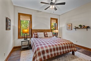 House, Multiple Beds, Hot Tub, Mountain View (Blue Ridge View at Eagles Nest) | 4 bedrooms, individually decorated, individually furnished, bed sheets - Blue Ridge View at Eagles Nest (Banner Elk)