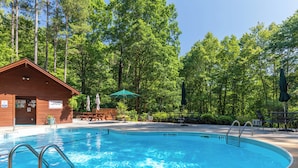 Pool - Our Neck of the Woods at Hidden Lake (Nebo)