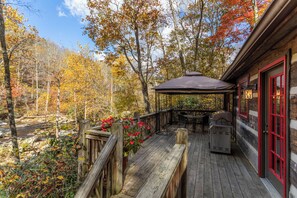 Terrace/patio - A River Runs Through It (Vilas)