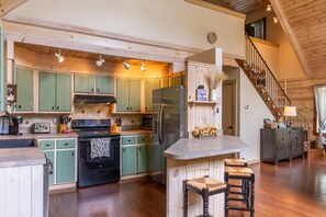 House, Multiple Beds, Hot Tub, Mountain View (Serenity Now) | Private kitchen | Coffee/tea maker