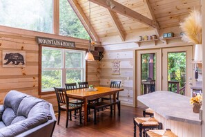 House, Multiple Beds, Hot Tub, Mountain View (Serenity Now) | Dining - Serenity Now (Fleetwood)