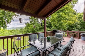 Outdoor dining - Serenity Now (Fleetwood)