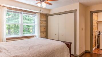 Nhà, nhiều giường, bồn tắm nước nóng, quang cảnh núi (Serenity Now) | 4 phòng ngủ, trang trí khác biệt