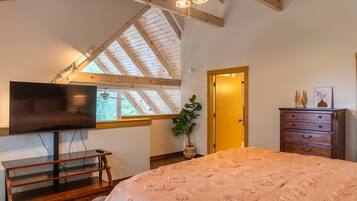 House, Multiple Beds, Hot Tub, Mountain View (Serenity Now) | 4 bedrooms, individually decorated, individually furnished, bed sheets