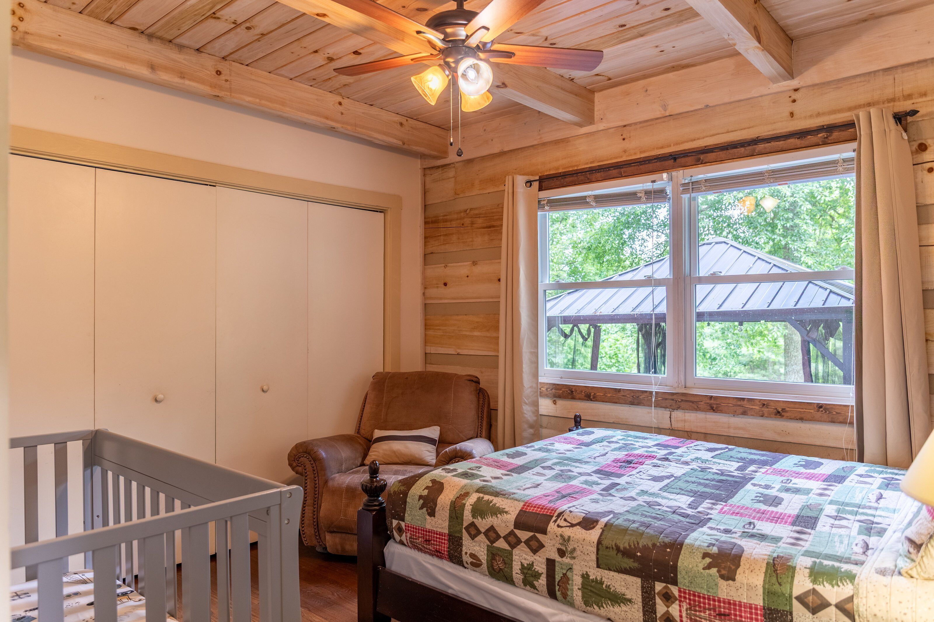 Rumah, Beberapa Tempat Tidur, hot tub, pemandangan gunung (Serenity Now) | 4 kamar tidur dan didekorasi berbeda-beda