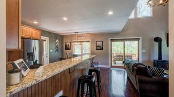 Kabin, Beberapa Tempat Tidur, hot tub, pemandangan gunung (Sugar Rush) | Interior