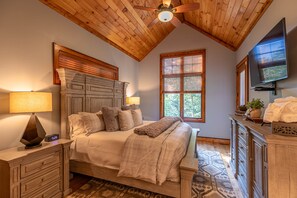 Cabin, Multiple Beds, Hot Tub, Mountain View (Sunday Money at Eagles Nest) | 3 bedrooms, individually decorated, individually furnished, bed sheets - Sunday Money at Eagles Nest (Banner Elk)