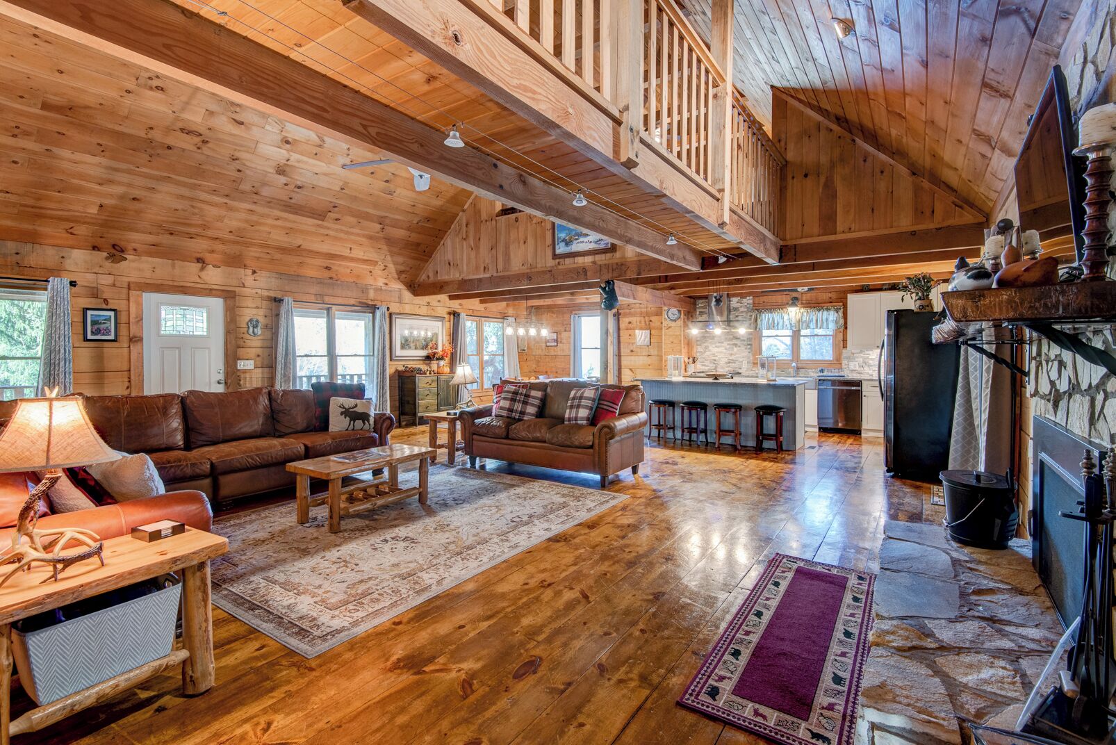 Cabin, Multiple Beds, Hot Tub, Mountain View (Hidden Serenity) | Living area