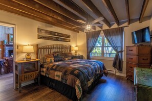 House, Multiple Beds, Patio, Mountain View (Knot Appropriate Beech House) | 3 bedrooms, individually decorated, individually furnished, bed sheets - Knot Appropriate Beech House (Banner Elk)