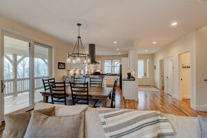 House, Multiple Beds, Patio, Mountain View (The Cliff House) | Private kitchen