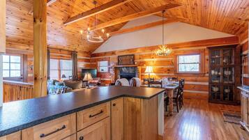 Cabin, Multiple Beds, Hot Tub, Mountain View (River Daze) | Private kitchen | Coffee/tea maker