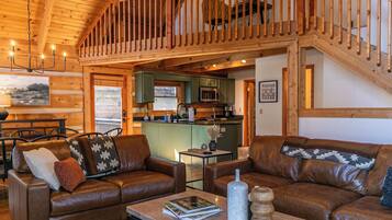 Cabin, Multiple Beds, Patio, Mountain View (Happy Trees Cabin) | Living area