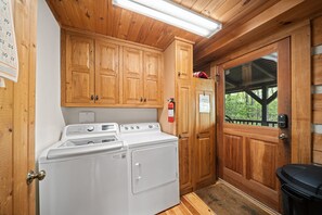 Cabin, Multiple Beds, Hot Tub, Mountain View (Mountain Masterpeace) | Interior - Mountain Masterpeace (Banner Elk)