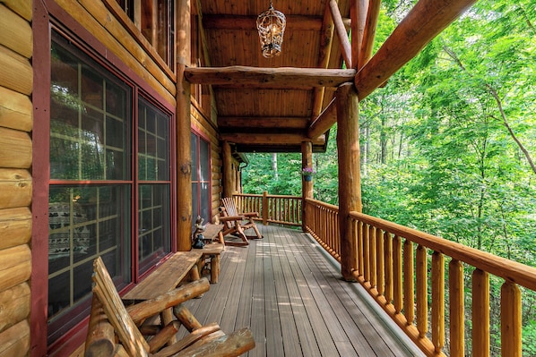 Terrace/patio - Running Waters Lodge at Eagles Nest (Banner Elk)