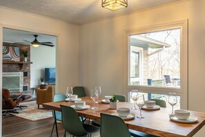 House, Multiple Beds, Hot Tub, Mountain View (Boone Vista) | In-room dining - Boone Vista (Boone)