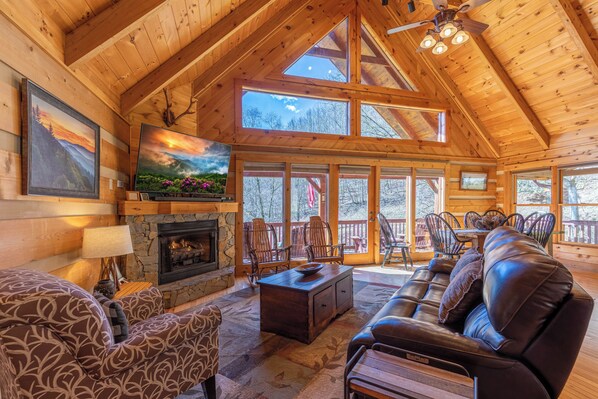 Cabin, Multiple Beds, Hot Tub, Mountain View (MountainTime) | Living area - MountainTime (Vilas)